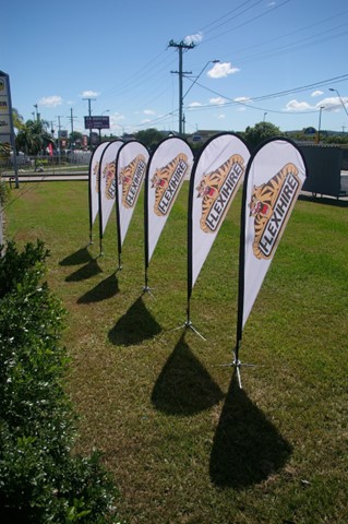 promotional-teardrop-flags-and-banners